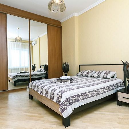 Apartment On Khreshchatyk Киев Экстерьер фото