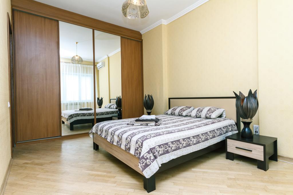 Apartment On Khreshchatyk Киев Экстерьер фото