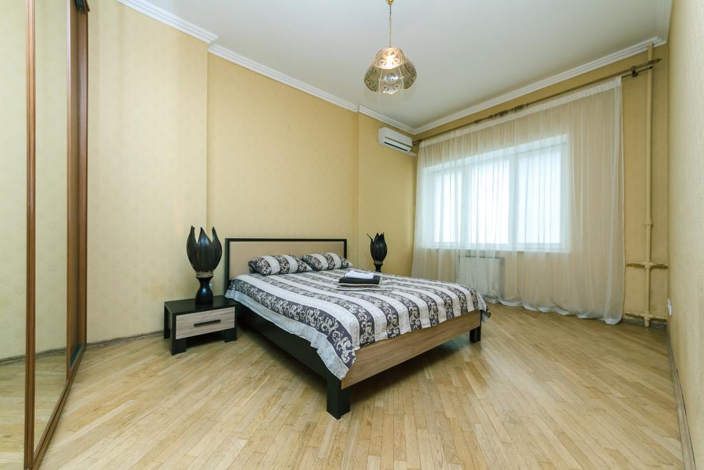 Apartment On Khreshchatyk Киев Экстерьер фото